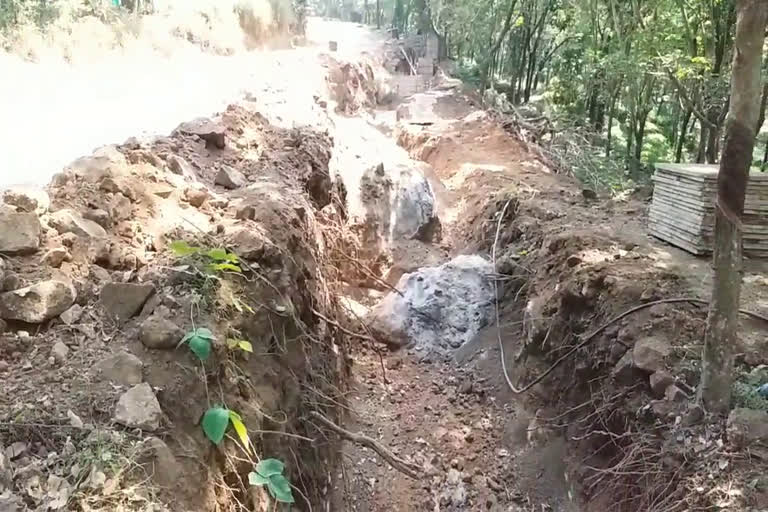 l_knr_11_01_roadwork_too_late_byte_visls_7203295  CONSTRUCTION OF KUDIANMALA ROAD IS UNDER STAND STILL  നിര്‍മാണം തുടങ്ങിയിട്ട് രണ്ടര വര്‍ഷം : എങ്ങുമെത്താതെ ഒടുവള്ളിതട്ട് കുടിയാന്മല റോഡ്  കണ്ണൂര്‍:  നിര്‍മാണം തുടങ്ങിയിട്ട് രണ്ടര വര്‍ഷം