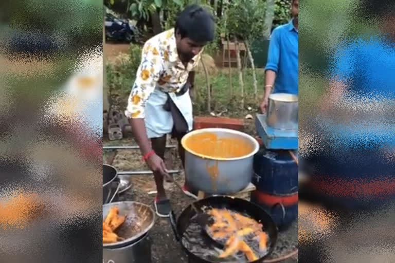 Soori preparing Bajji