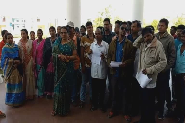 swacha bharat social worker protest in front of subarnapur collectorate