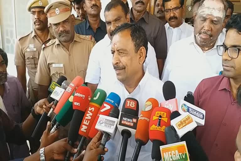 நாகப்பட்டினத்தில் செய்தியாளர்களின் கேள்விகளுக்கு பதிலளித்த அமைச்சர் ஓ. எஸ். மணியன்