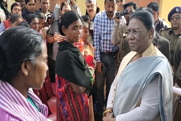 Governor meets family of those killed in massacre in chaibasa