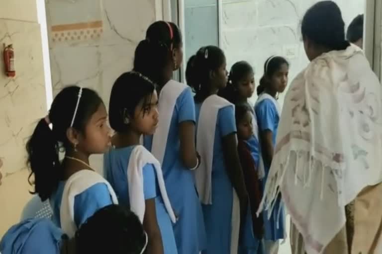 28 student ill after eat night dinner in school hostel