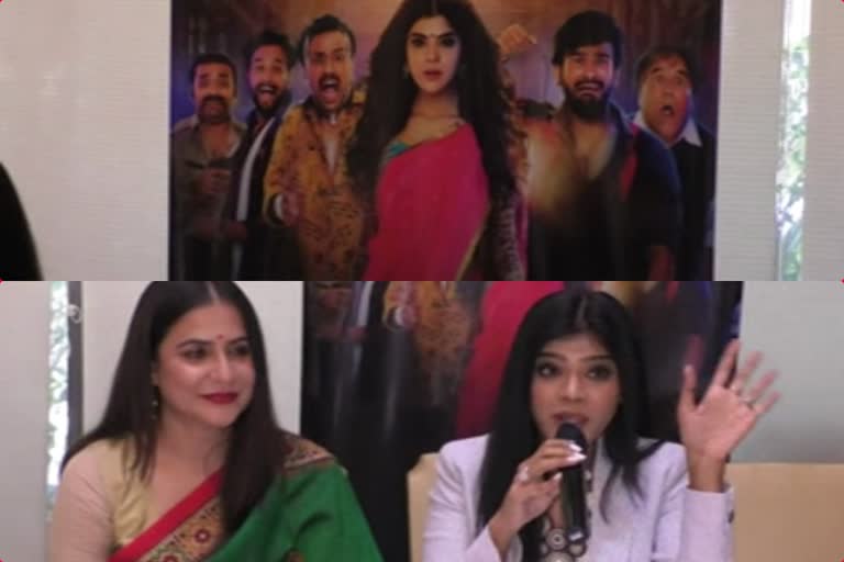 vadodara-an-artist-from-gujarati-horror-comedy-film-afratafari-arrives-for-promotion