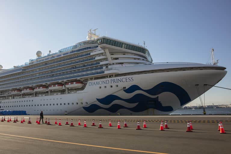 diamond prince japan quarantined cruise