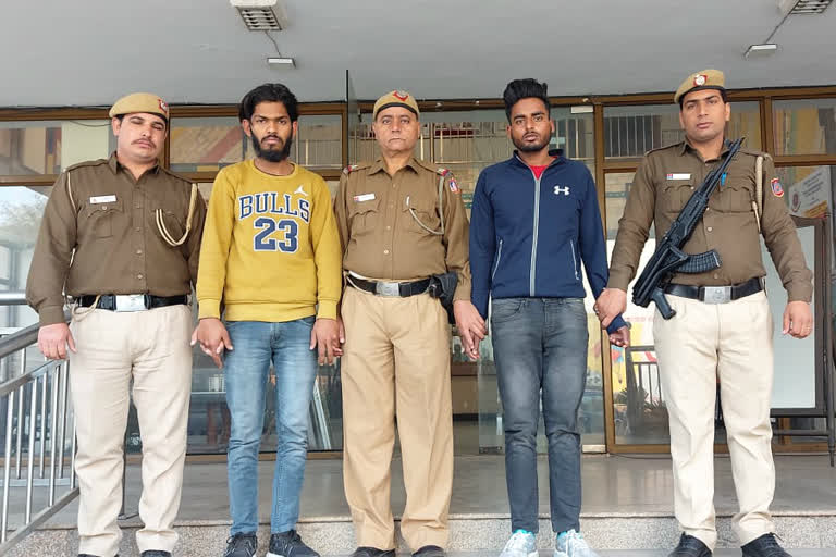 delhi police arrested accused tried to killed a man for e-rickshaw business in punjabi bagh