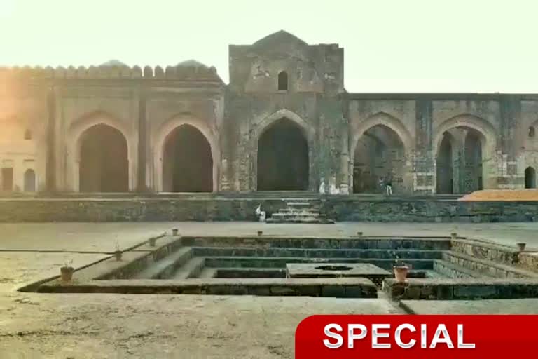 Jami Masjid of Sahibganj is considered as a historical heritage