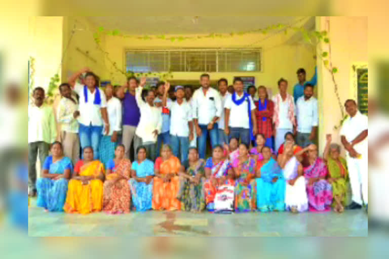 tilaknagar colony members protest demanding free power below hundred units in suryapet district