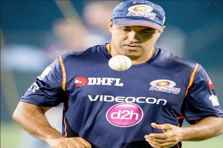 Robin Singh appointed UAE's director