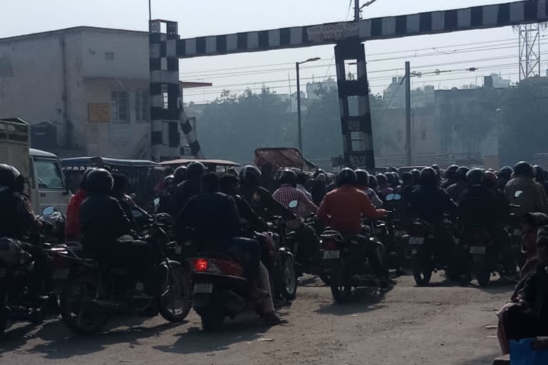 nangloi railway gate has become the reasons of many accidents in delhi