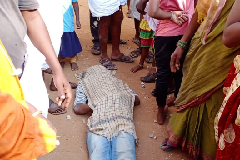 worker in Building collapse  school building collapse in Raichur  ബംഗളുരു  റായ്‌ചൂർ  സംഗപ്പ ലെക്കിഹാല  സംഗപ്പ ലെക്കിഹാല