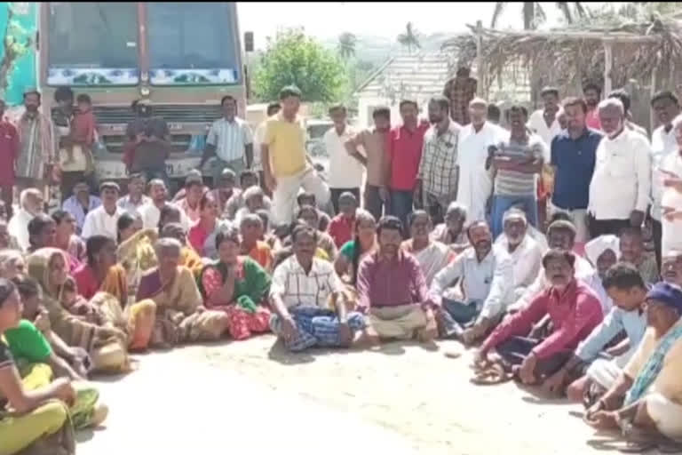 Villagers dharna for drinking water