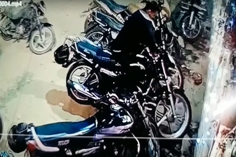 जयपुर की खबर, thieves stole bike, jaipur news