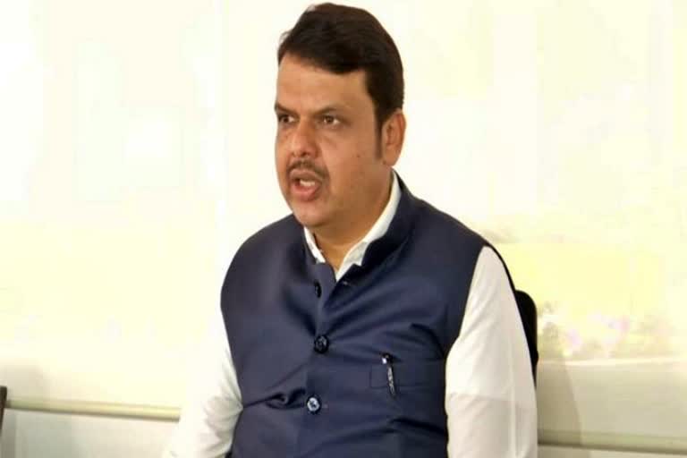 fadnavis-slams-congress