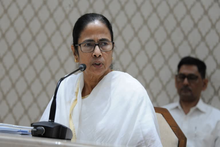 mamata banerjee on east-west metro invitaion