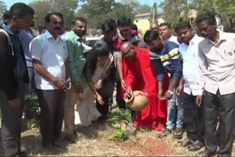 ಮಾದಾರ ಚೆನ್ನಯ್ಯ ಶ್ರೀಗಳು