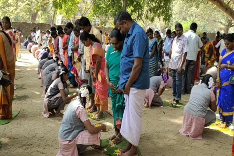 school students do pathapoojai to parents on valentines day in nagapattinam