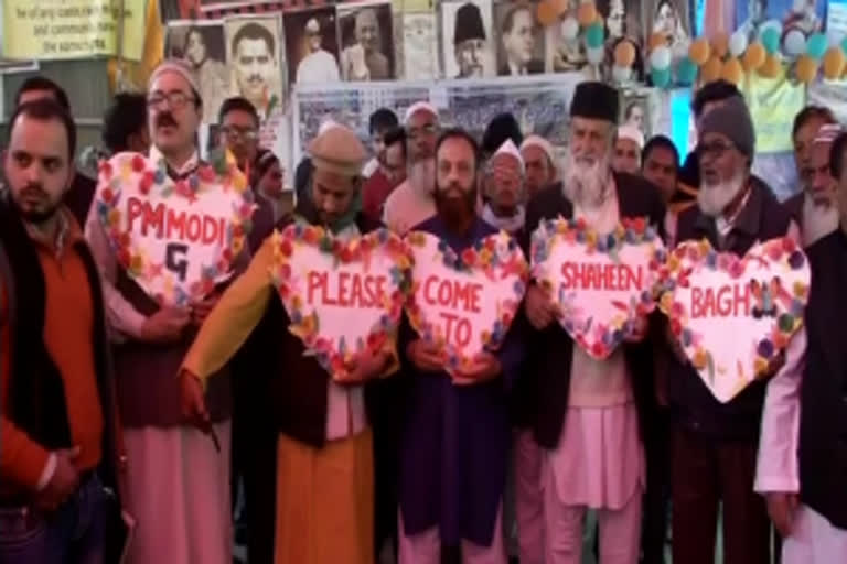 Shaheen Bagh protesters hold heart-shaped cut-outs on Valentine's Day, urge PM to visit them