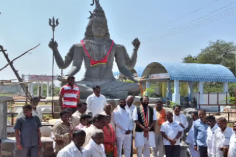 pcc chief uttam visited maha prasthanam in huzurnagar