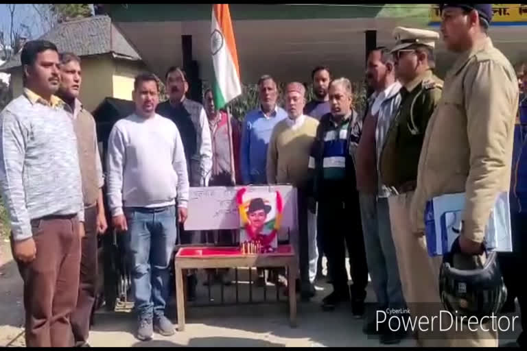 tributes paid to martyers in pulwama attack