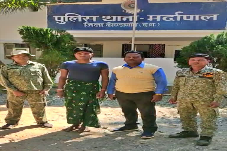 two prize naxalites arrested in Kondagaon