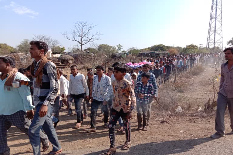 Three funerals were held simultaneously in Ganeshpura