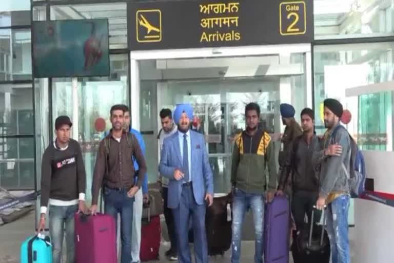 8 out of 29 Indian youth trapped in Dubai have arrived in India