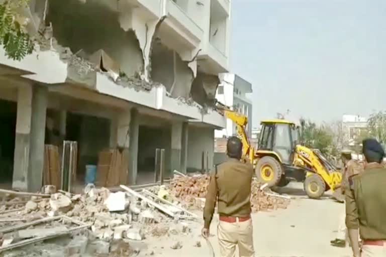 Illegal construction demolished, जेडीए ने अवैध निर्माण किया ध्वस्त