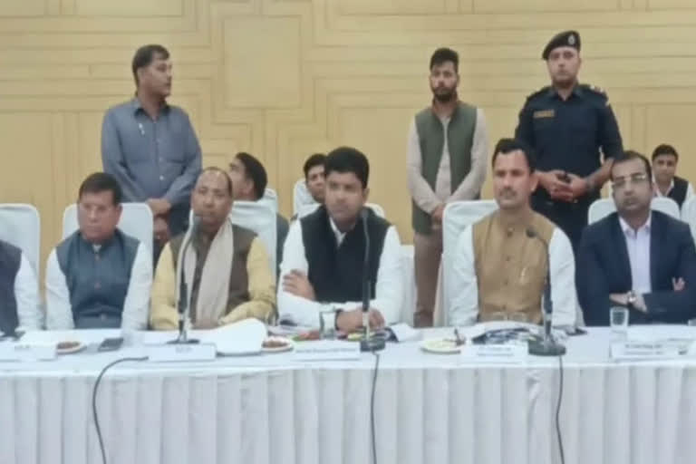 deputy CM dushyant chautala took meeting of Gravens Committee in Faridabad