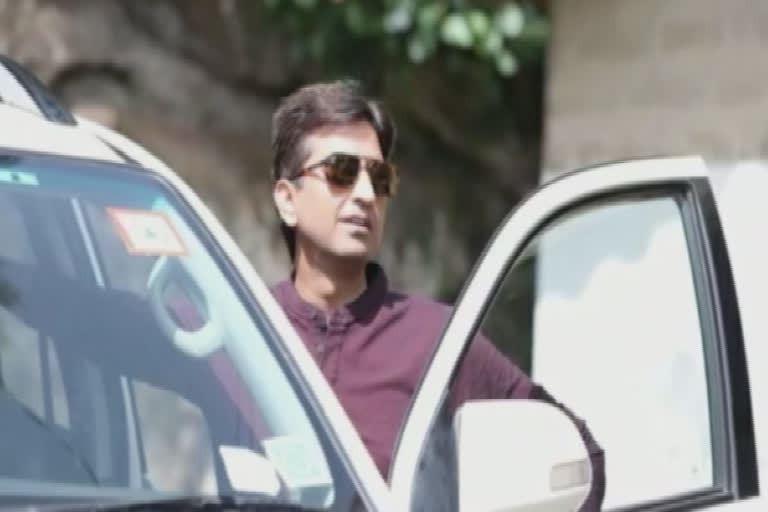 CCTV footage came in kumar vishwas car theft case in vasundhara in gahziabad