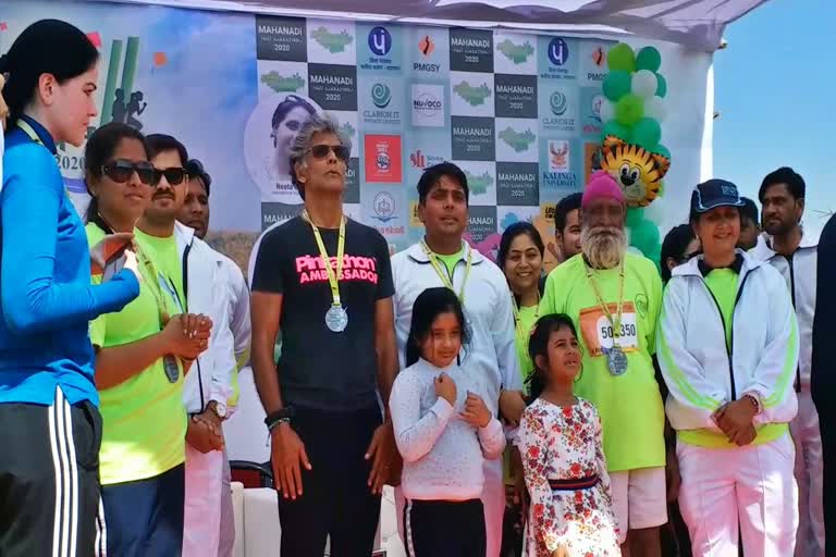 milind soman in balodabazar for marathon program