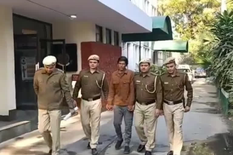 lajpat nagar police team arrested a miscreant in theft case in delhi