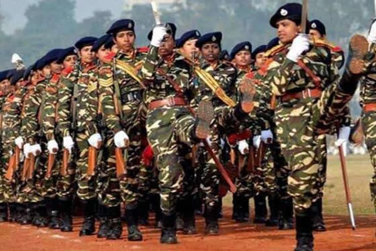 SC directs Centre to grant permanent commission to women officers in Army within 3 months