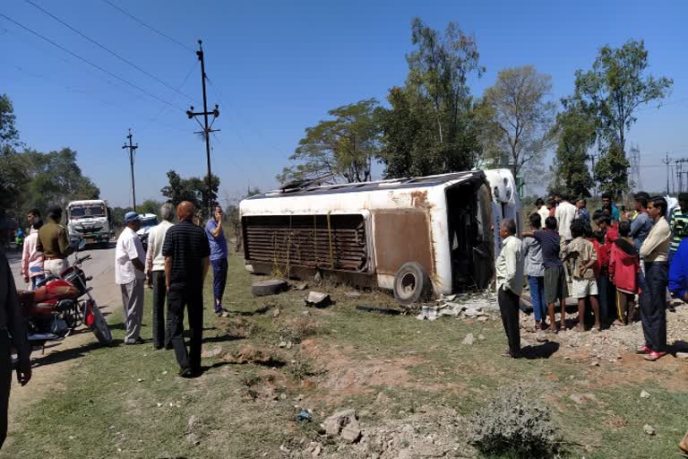 Passenger bus overturned in Korba