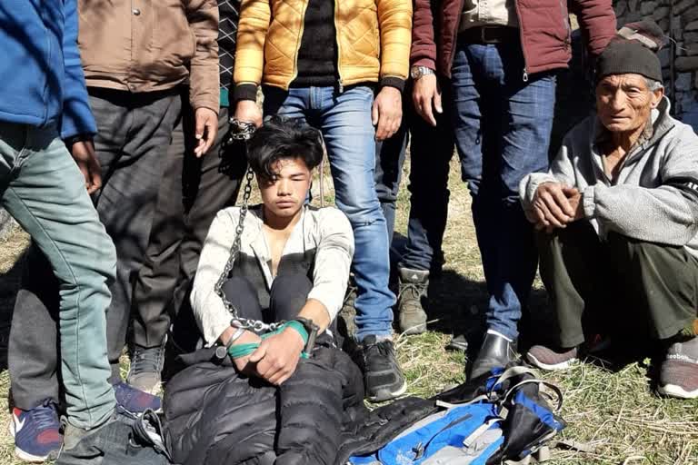 Nepali youth caught by mandi police in manali, चकमा देकर फरार नेपाली युवक को पुलिस ने दबोचा