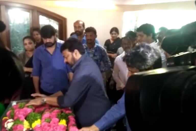 Chiranjeevi condolance to Srikanth