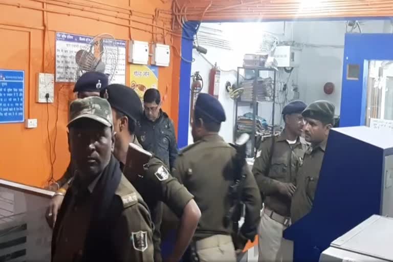 सूचना मिलते ही पहुंची पुलिस