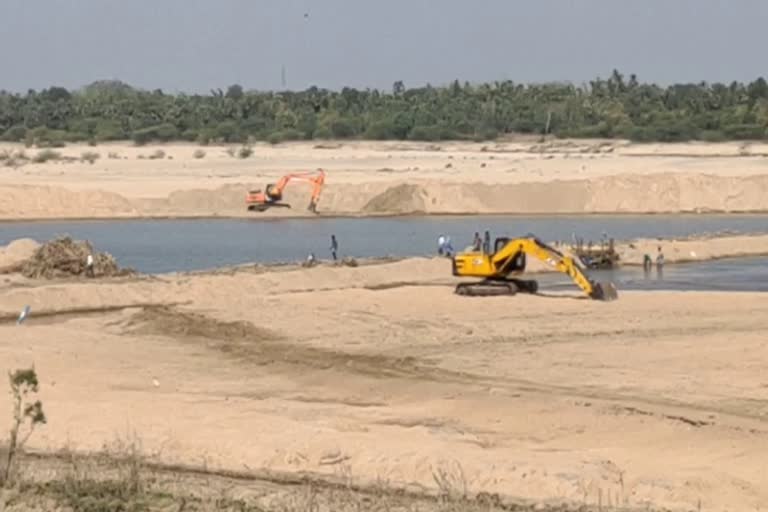 public protest against sand stealing in kollidam river