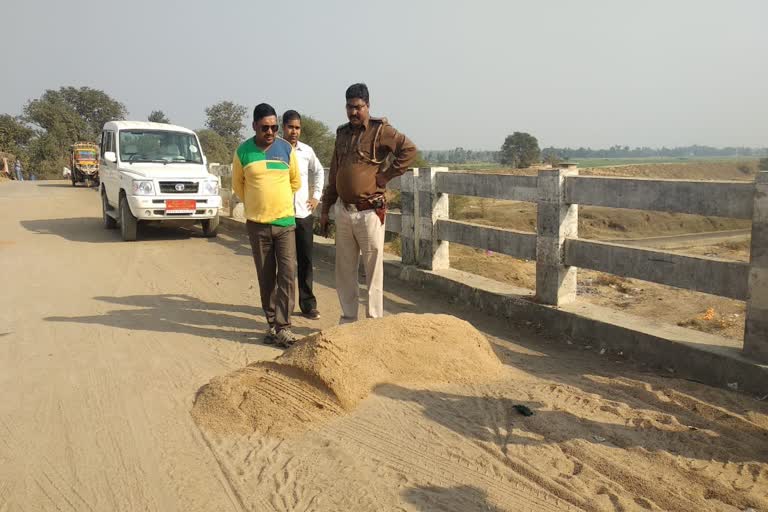 lift illegal sand in godda