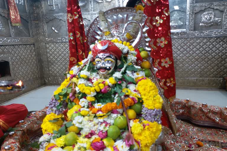 baba-mahakalesh-in-the-form-of-mahesh-in-the-mahakaleshwar-temple-in-ujjain