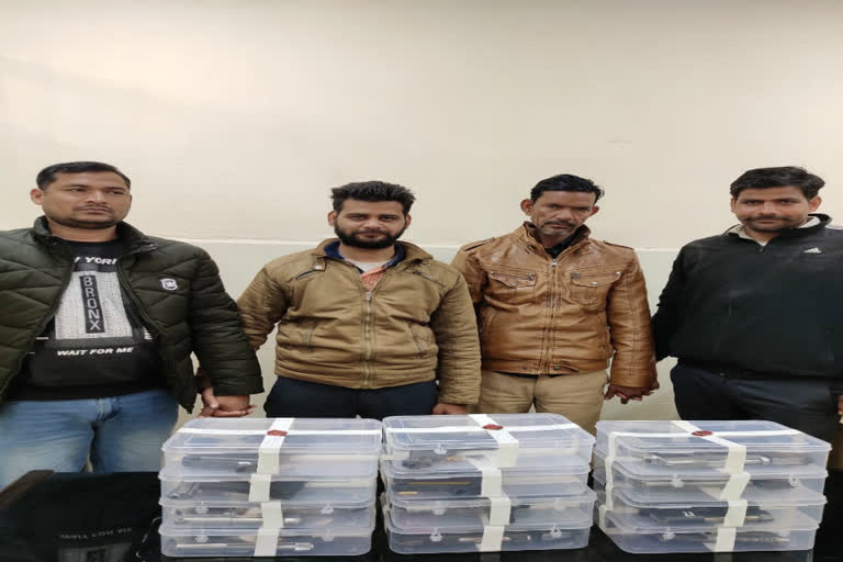 illegal weapon smugglers from madhya pradesh arrested by delhi police special cell