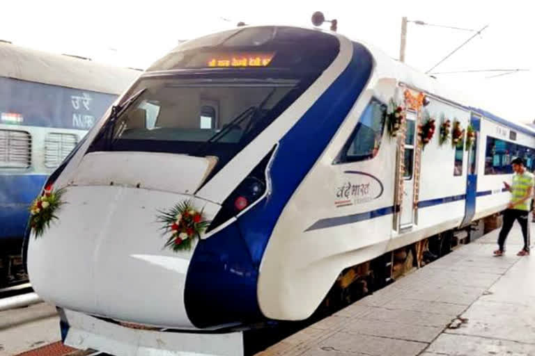 vande bharat express completes 1 year of service