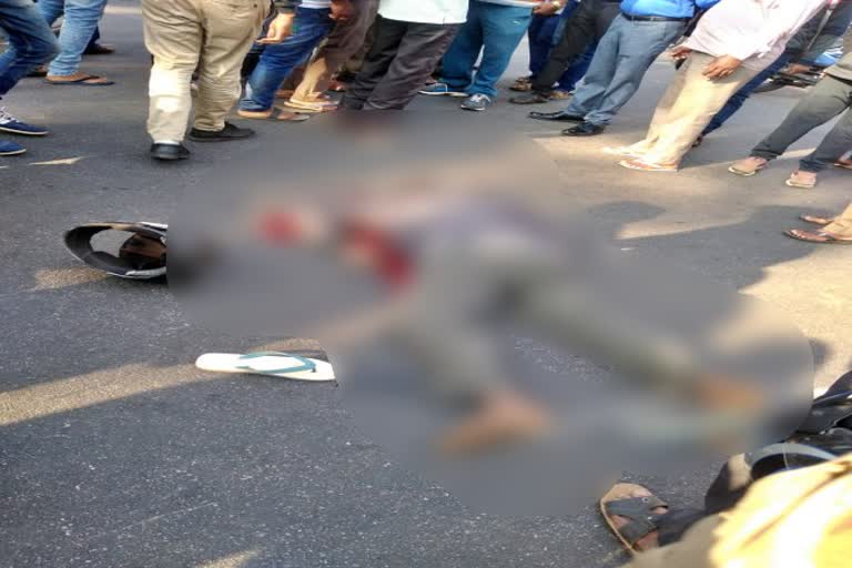 young-man-died-by-bus-accident-in-mysore