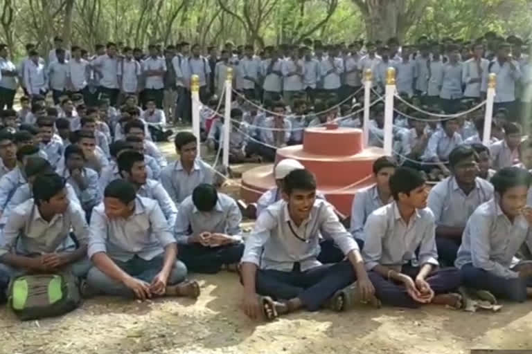 Students strike at ramanthapur for there problem solving