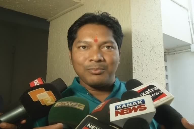 Palhada mla mukesh pal