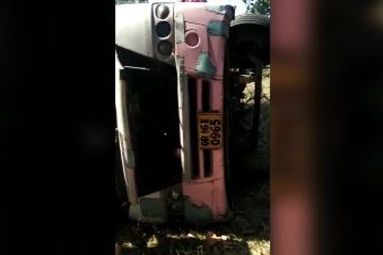 bus-accident-in-kutra