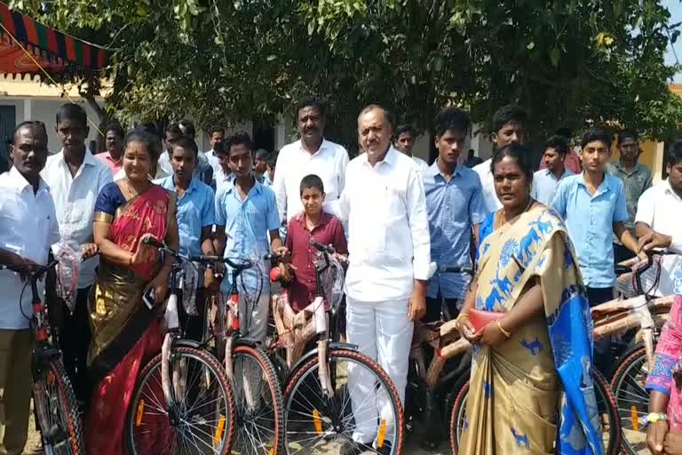 mla gandra venkata ramana reddy cycle distribution at zph school in regonda