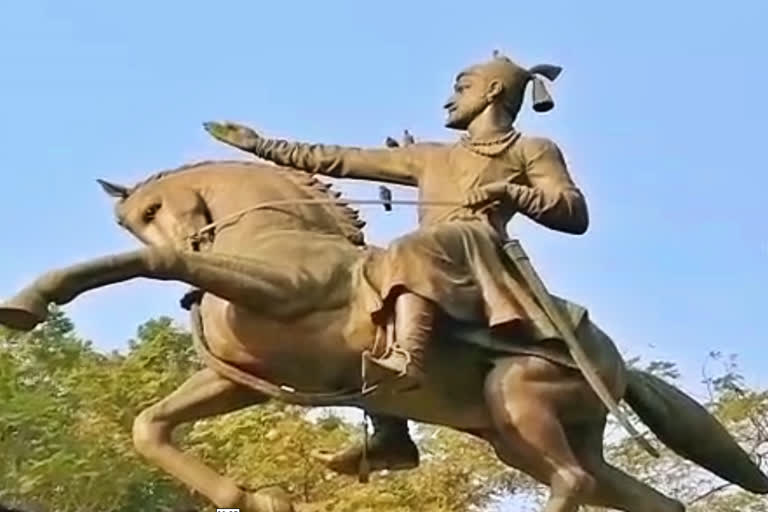 Shivaji Maharaj statue