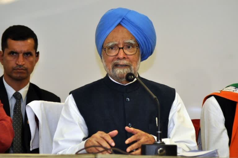 manmohan singh targets centre