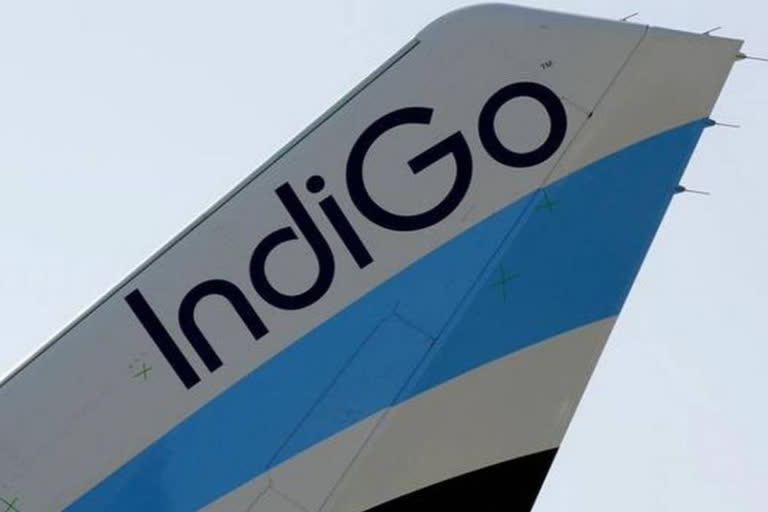 Indigo  Delhi-Jeddah flight  Emergency landing  Delhi airport  ടേക്ക് ഓഫ് സമയത്ത് വിമാനത്തിന്‍റെ വാതിൽ തുറക്കാൻ ശ്രമം  യാത്രക്കാരുടെ സാഹസിക ശ്രമം  വിമാന യാത്രക്കാരുടെ സാഹസിക നീക്കം  ടേക്ക് ഓഫ് സമയത്ത്  ടേക്ക് ഓഫ്  വിമാനത്തിന്‍റെ വാതിൽ തുറന്നു  ഡൽഹി ജിദ്ദാ വിമാനം