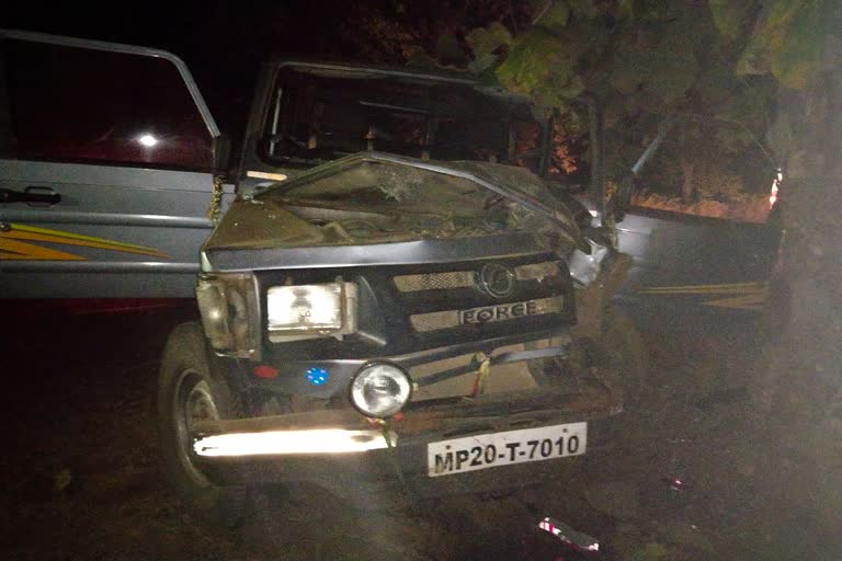 Seven people injured in road accident